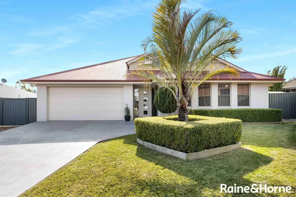 16 Cornwall Close, South Nowra, NSW 2541