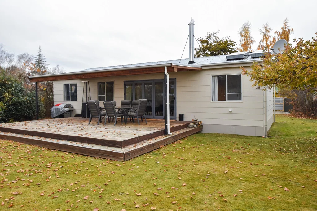 Spacious Furnished 5-Bedroom Hydro Home in Prime Central Loc