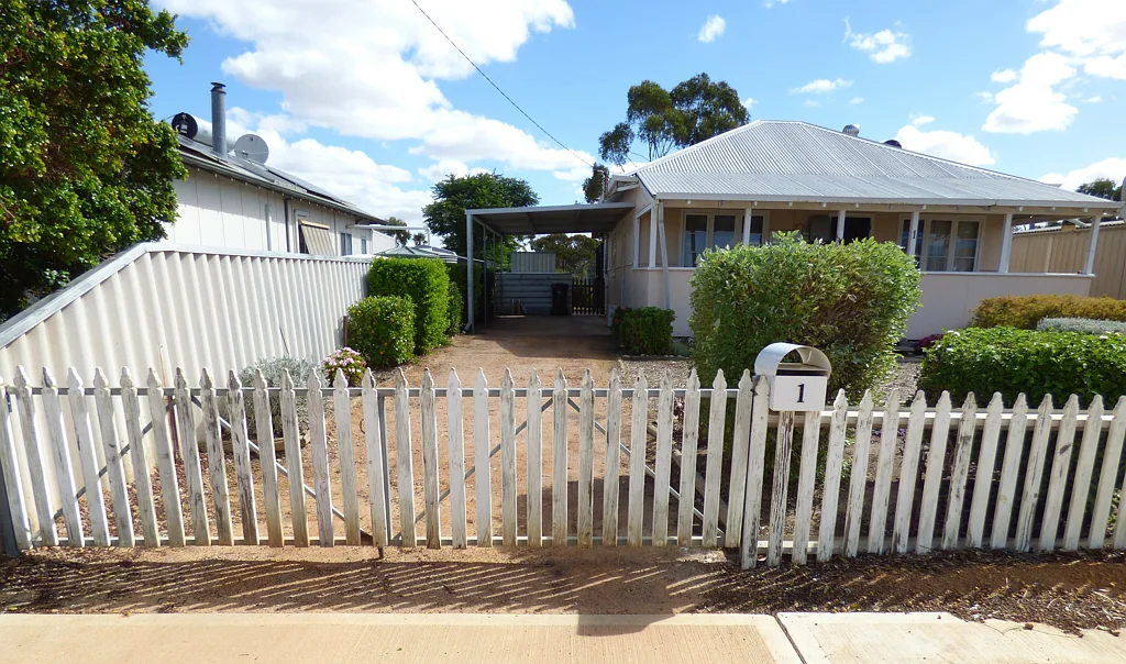 1 Chambers St, Kellerberrin, WA 6410