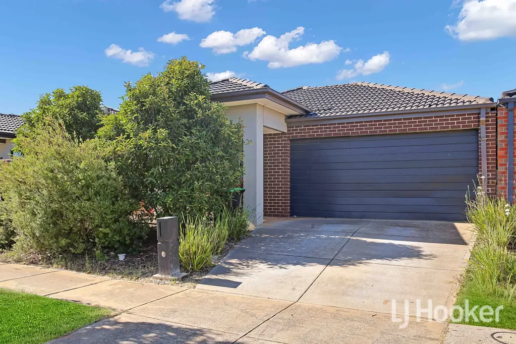 6 Robinson Drive, Weir Views, VIC 3338