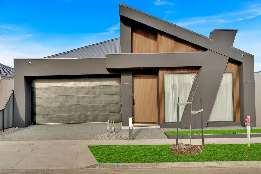 Mickleham 4ਬੈੱਡਰੂਮ Luxurious Custom Home with Dual Master Suites in Prime Mickleham Location