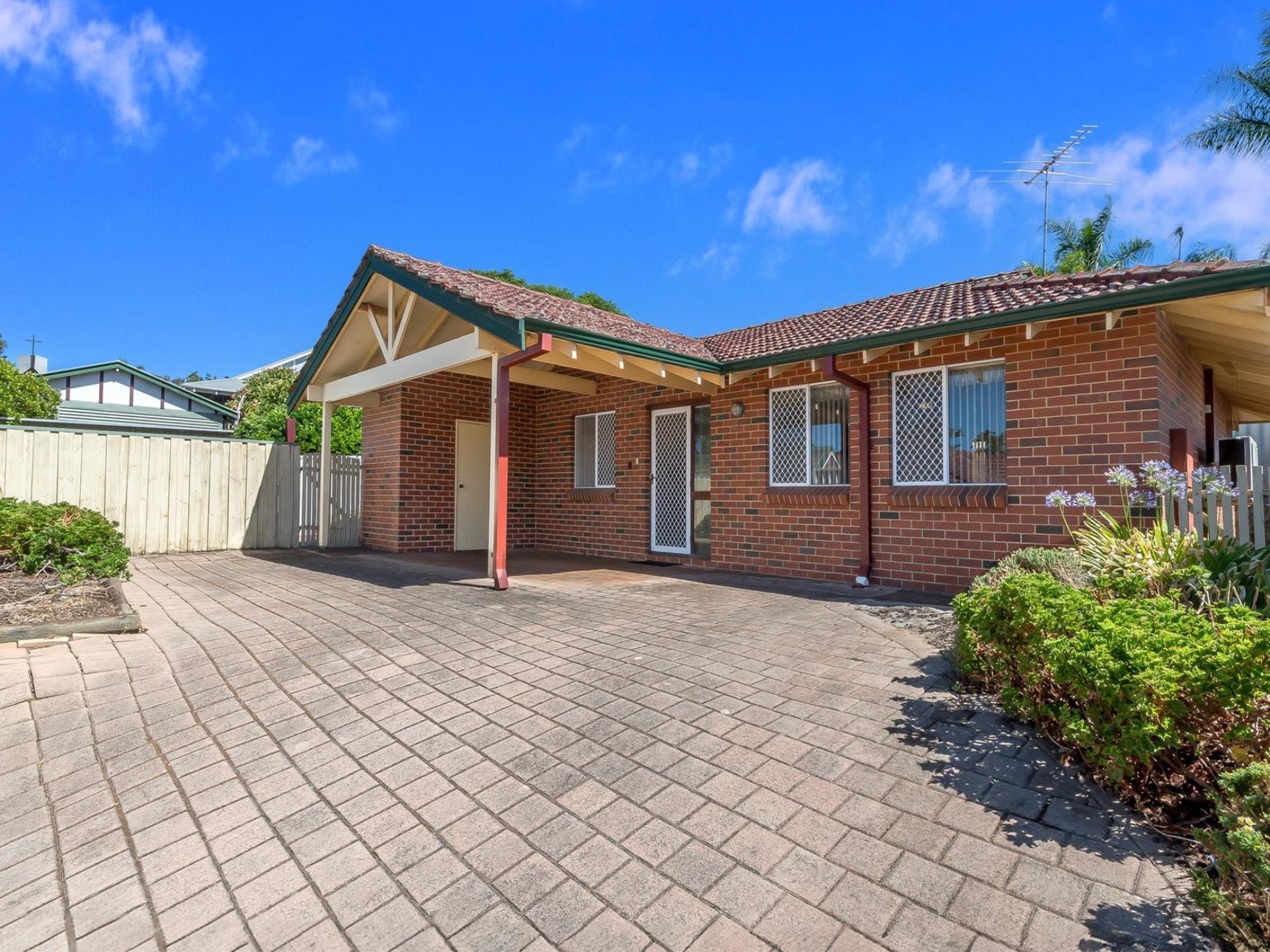 UNIT 5 22 WHITFIELD ST, BASSENDEAN WA 6054, 0部屋, 0バスルーム, House