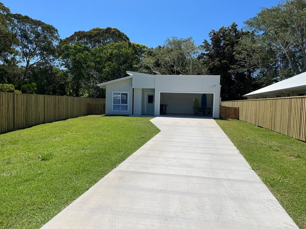 6 Yeri Dr, Rainbow Beach, QLD 4581, 4 chambres, 2 salles de bain, House