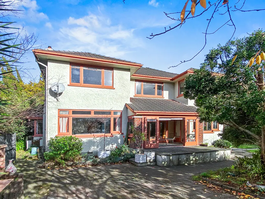 New Plymouth Central 4 Bedroom Calling All Character Lovers