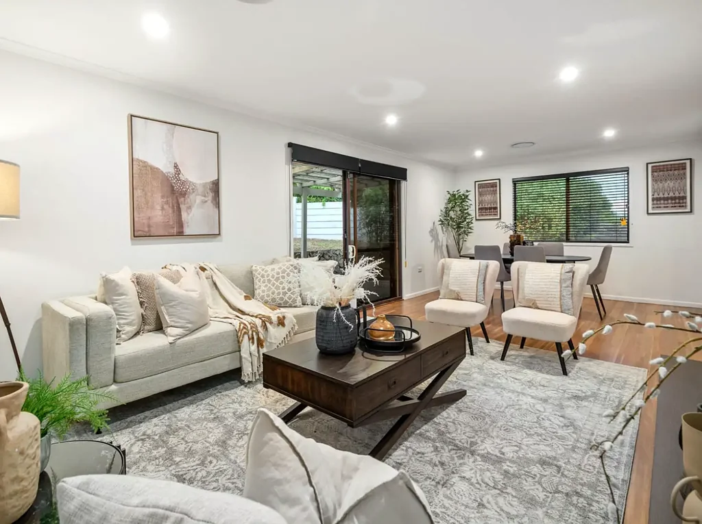 24 Cluden St, Holland Park West, QLD 4121