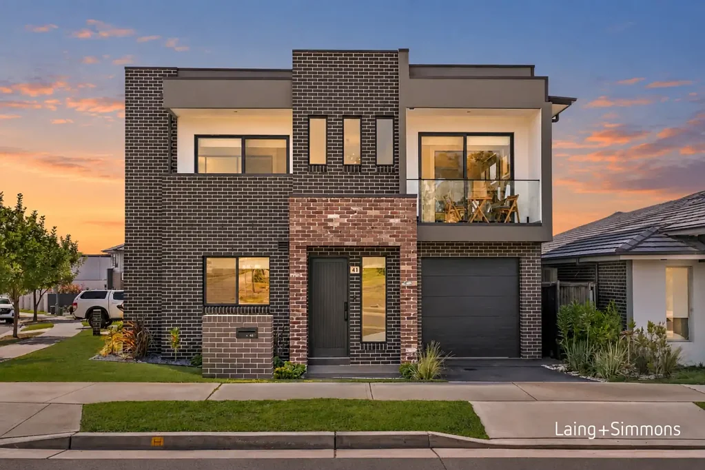 Caddens 3Kwarto Striking contemporary residence opposite Hilltop Park and playground