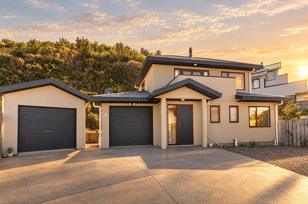Strathmore Park 3कमरा Well Cared For Home With Views  BEO $455,000