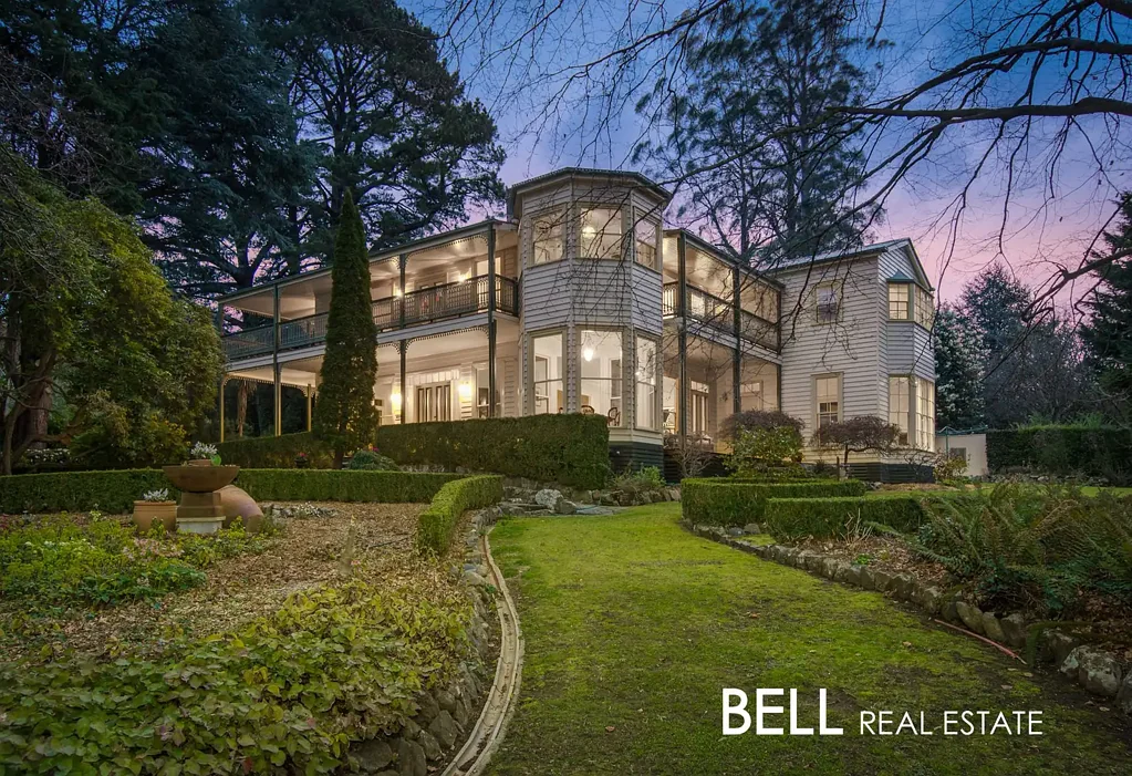 Sherbrooke 4房 《林登莱恩：一座宏伟与优雅的谢尔布鲁克地标》 Linden Lea: A Sherbrooke Landmark of Grandeur and Grace