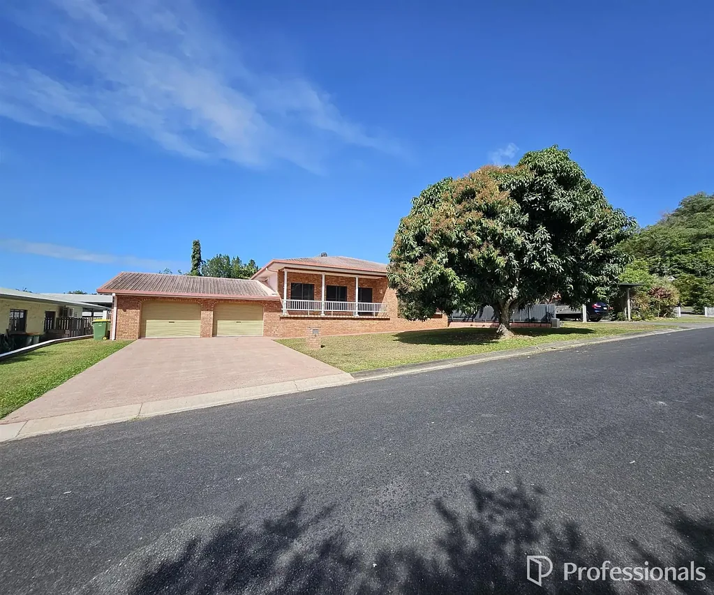 Super-Charming fully air conditioned 3 bedroom family home at a great location with big yard