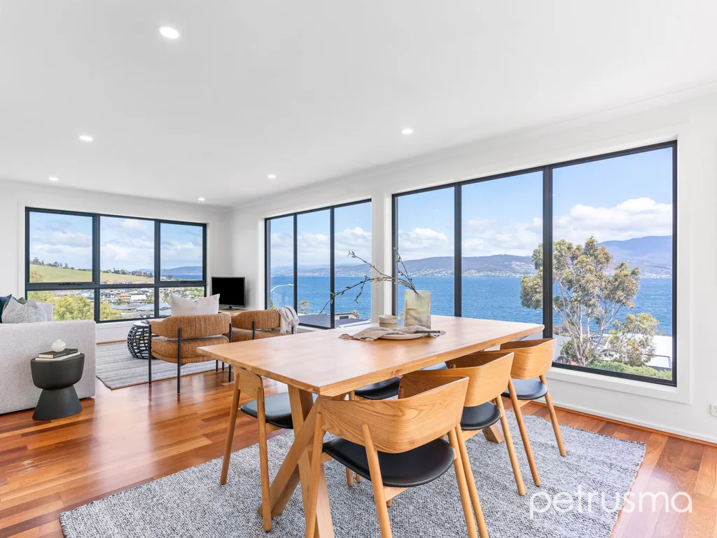 1/672 Oceana Drive, Tranmere, TAS 7018