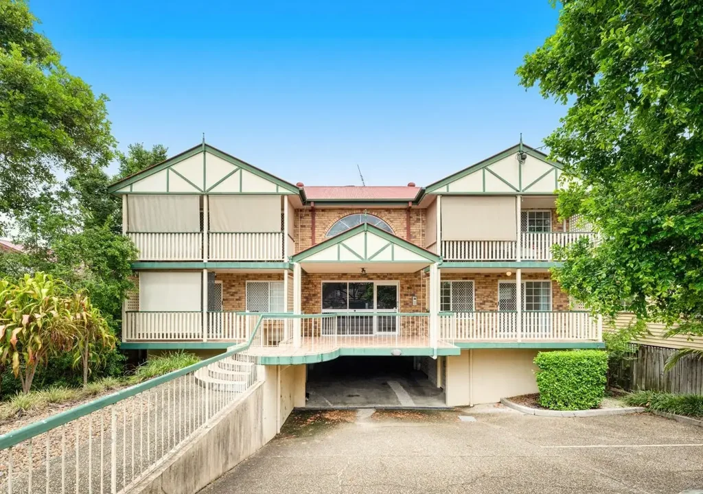 Bright 2-Bedroom Unit in Prime Coorparoo Location