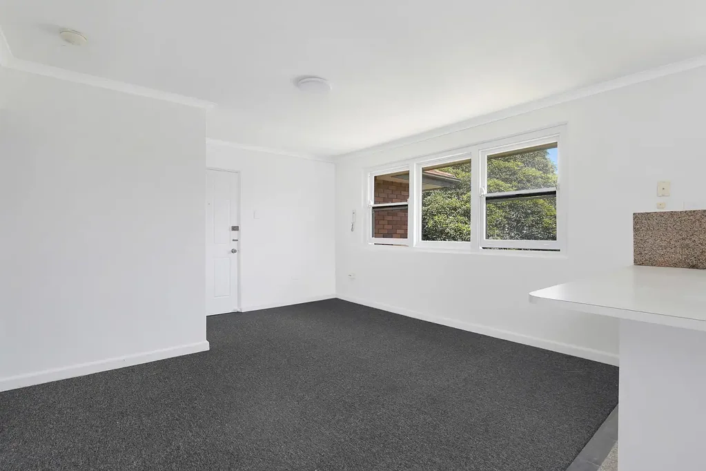 Wollongong 1房 经济实惠的城市与海滨生活入门之选 Affordable Entry into City and Beach Living
