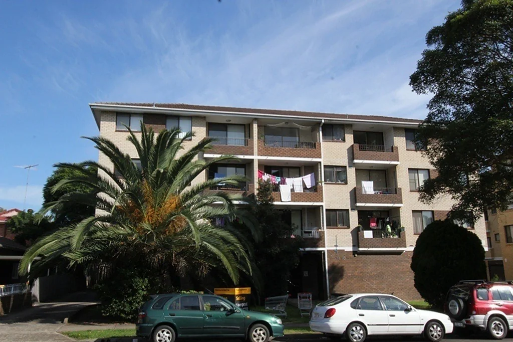 LARGE LIVING AREAS