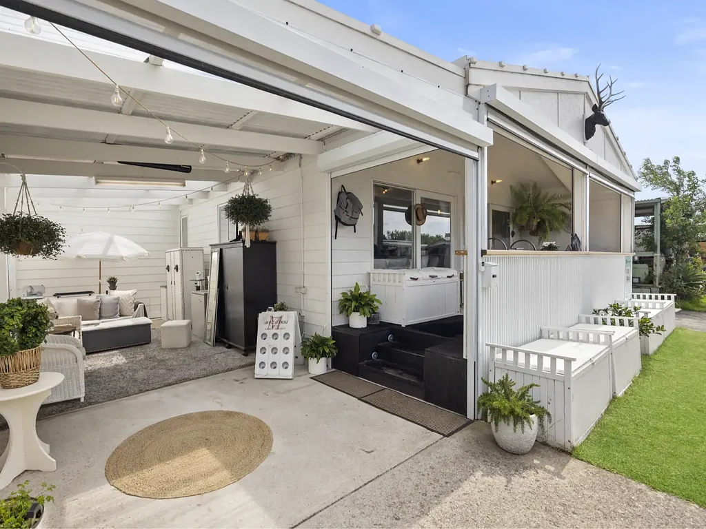 Dromana 3 Slaapkamer Emotive & Lifestyle Living
Where Tranquillity, Light & Luxury Meet