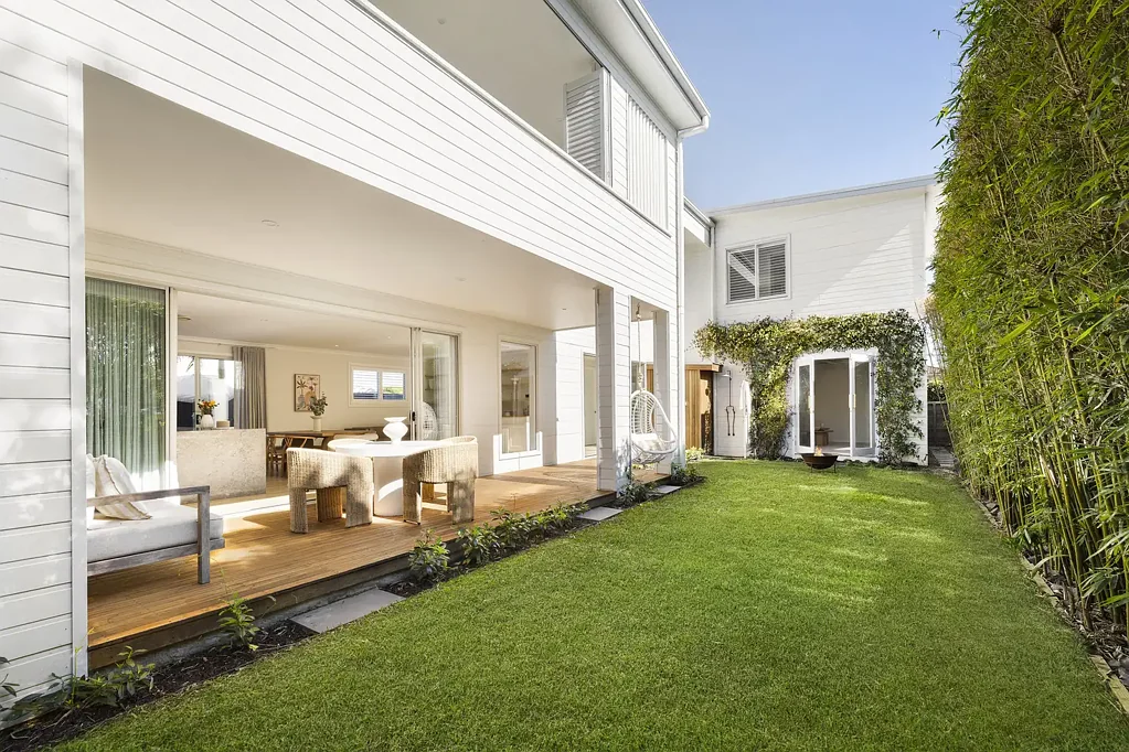 Dee Why 5chambre North-facing Luxury in Headland Position with Ocean Views &Traditional Indoor/Outdoor Flow