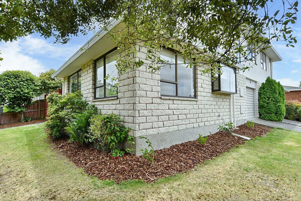 Redwood 2Phòng ngủ Potentially Yours!!