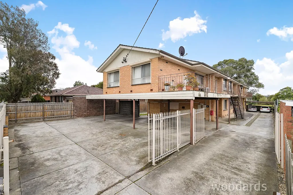 1 Bedroom Unit In Great Location - 2nd Level