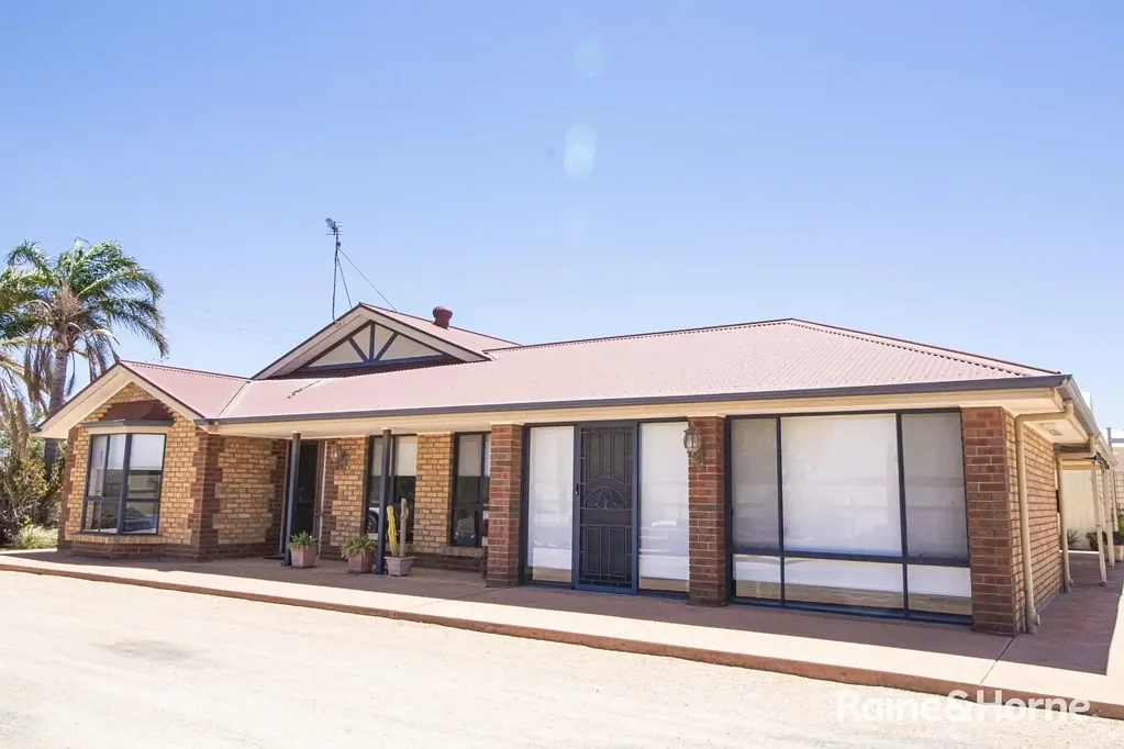 Port Augusta West 4房  Why build? Its all here!