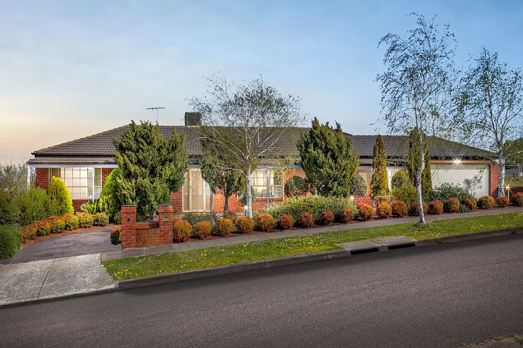 37 Dorset Drive, Greenvale, VIC 3059