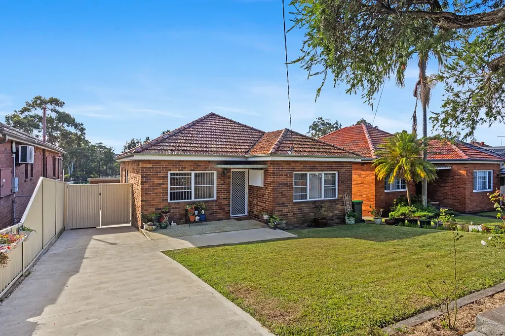 12 Alkoomie Street, Beverly Hills, NSW 2209
