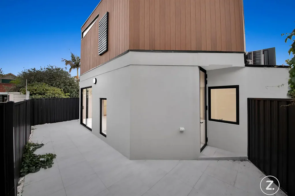 St Kilda East 3Kwarto Exceptional Indoor–Outdoor Living in a Prime Lifestyle Location