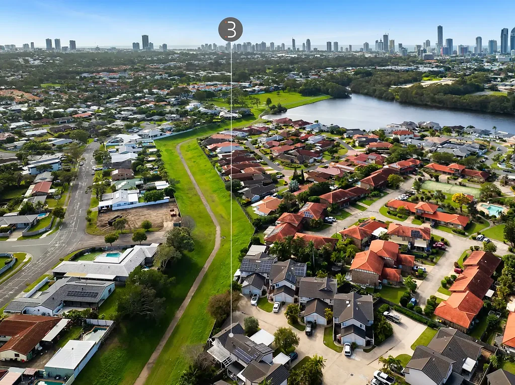 Benowa 2chambre NEATEST ONE IN THE COMPLEX | 2 BEDROOM TOWNHOUSE