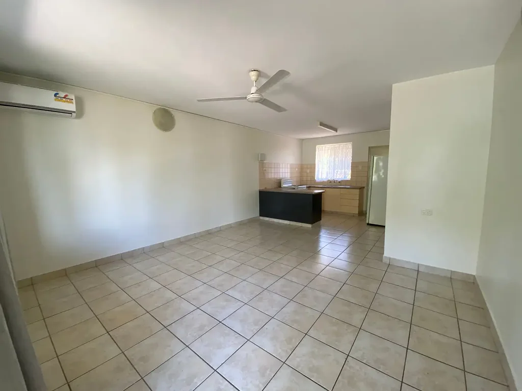2 Bedrooms. Great Location. Courtyard