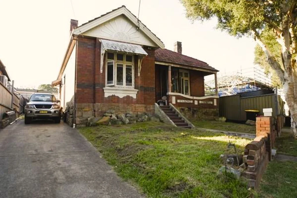 Hurlstone Park 3침실 HISTORIC RENOVATION OPPORTUNITY