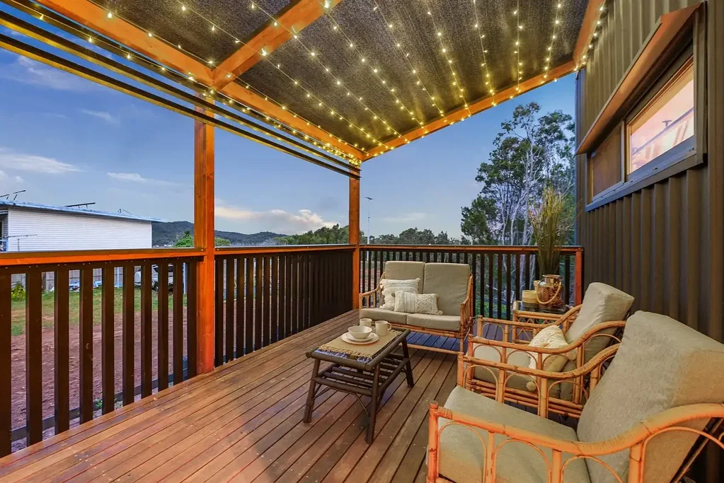 Fully Furnished Island Retreat - Stylish 2 Bedroom Unit in a Peaceful Bushland Setting