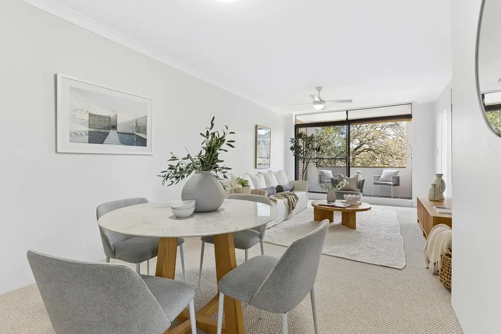 Balgowlah 2 Bedroom Spacious apartment with leafy outlook and parking