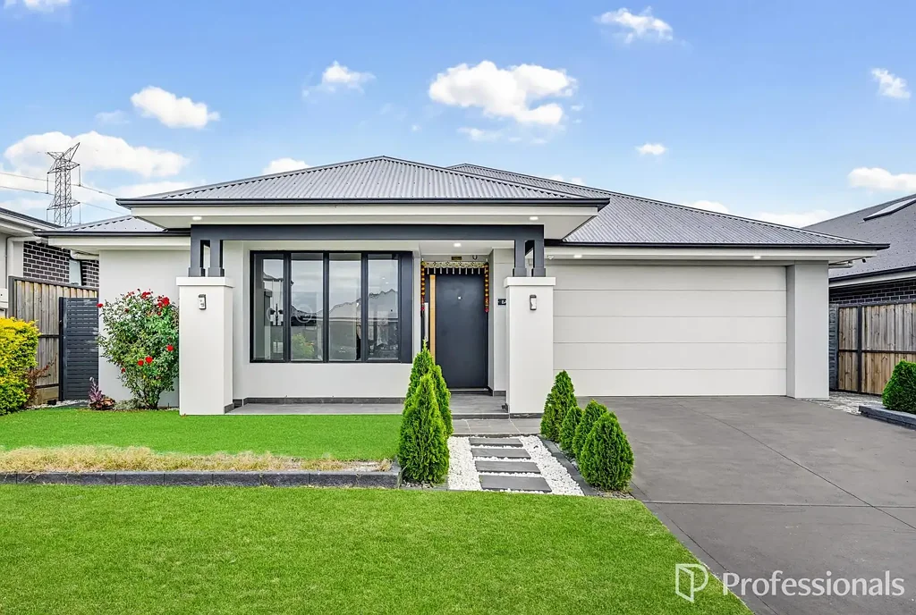 Single Level Living in a Quiet Street - Spacious & Stylish