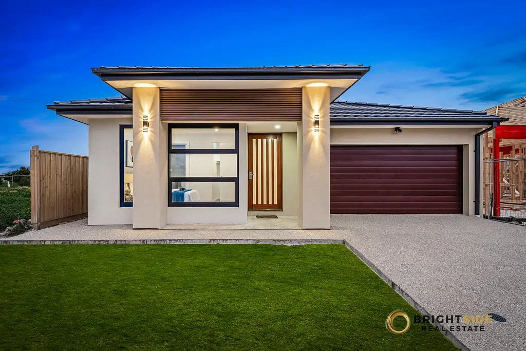 163 Villa Doria Drive, Clyde North, VIC 3978