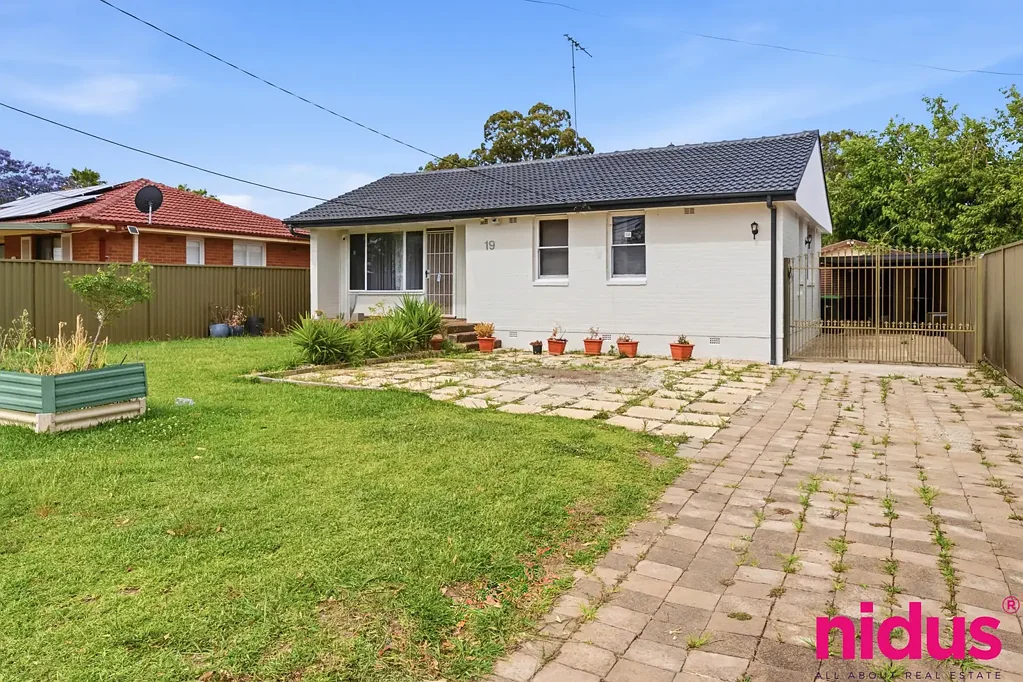 19 Goroka Street, Whalan, NSW 2770