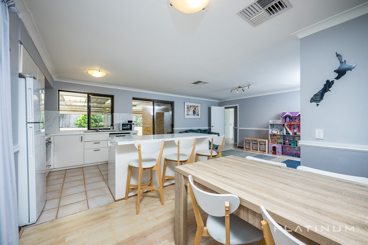 17 WARRANDYTE DR, CRAIGIE WA 6025, 0部屋, 0バスルーム, House