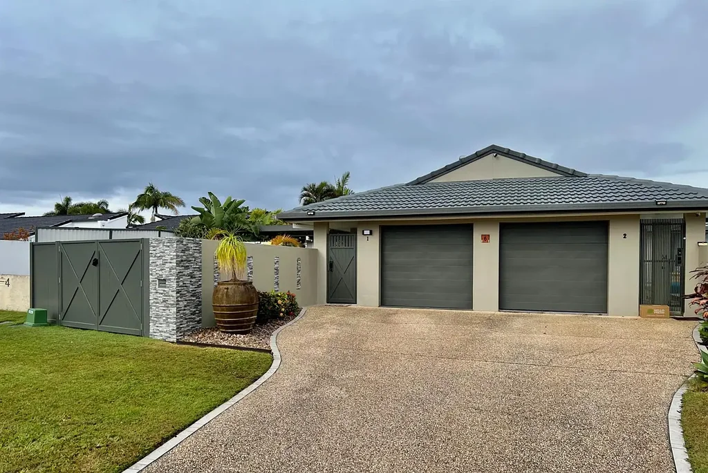 1/6 Samarai Ave, Runaway Bay, QLD 4216