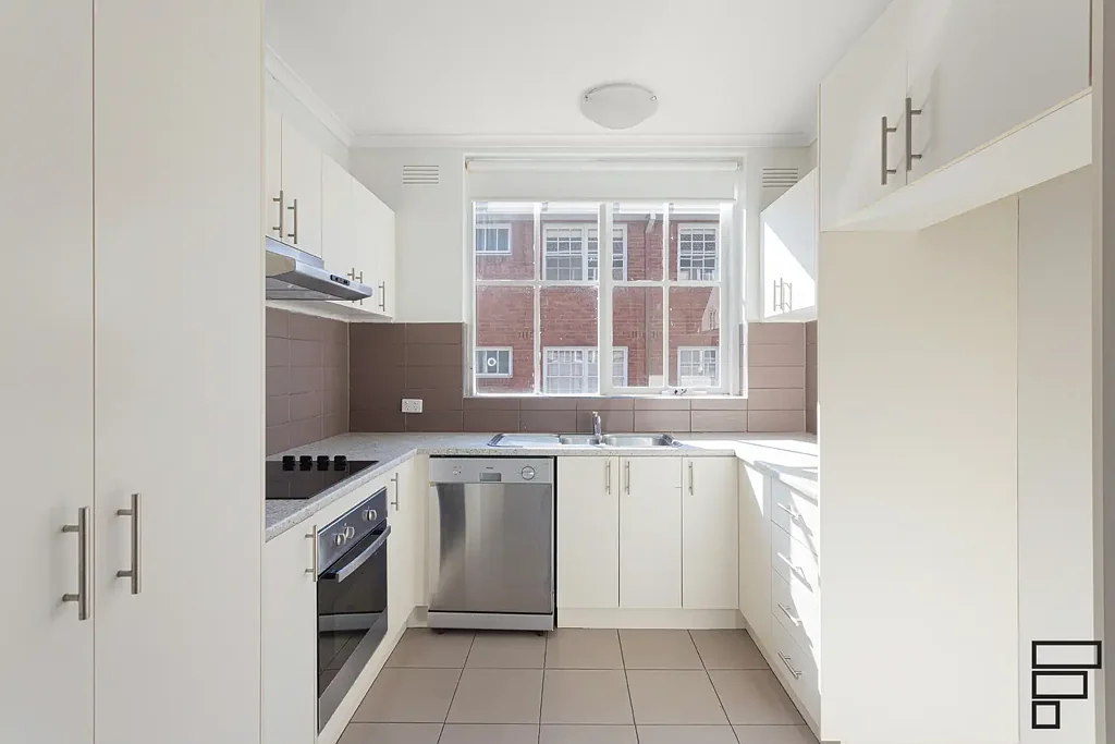 Spacious South Yarra Apartment | FLARE REAL ESTATE