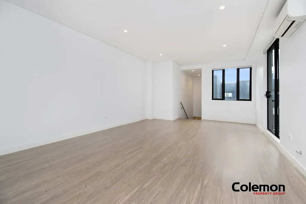 Modern Top Floor Spacious Beauty