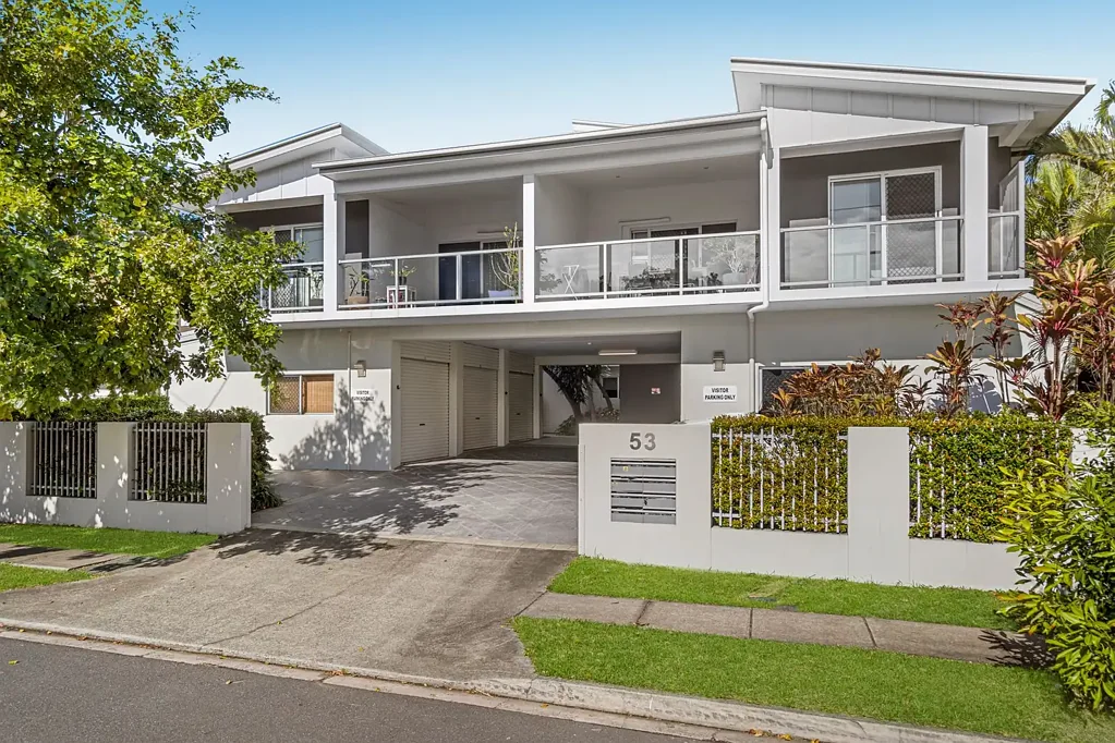 Nundah 3Zimmer Spacious Living with a Private Leafy Outlook
