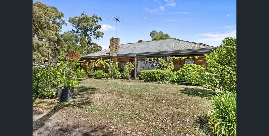 5 Winifred Street, Seville, VIC 3139