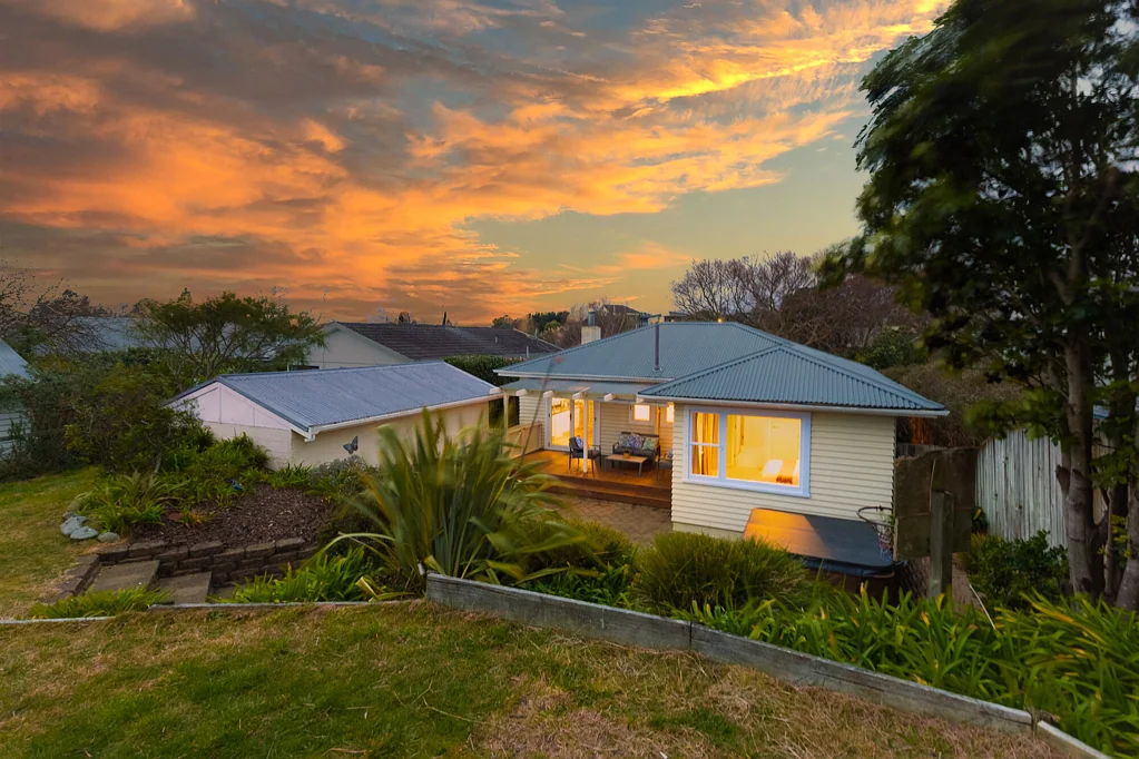 Raumati Beach 3 Bedroom Raumati Character, Family Ease