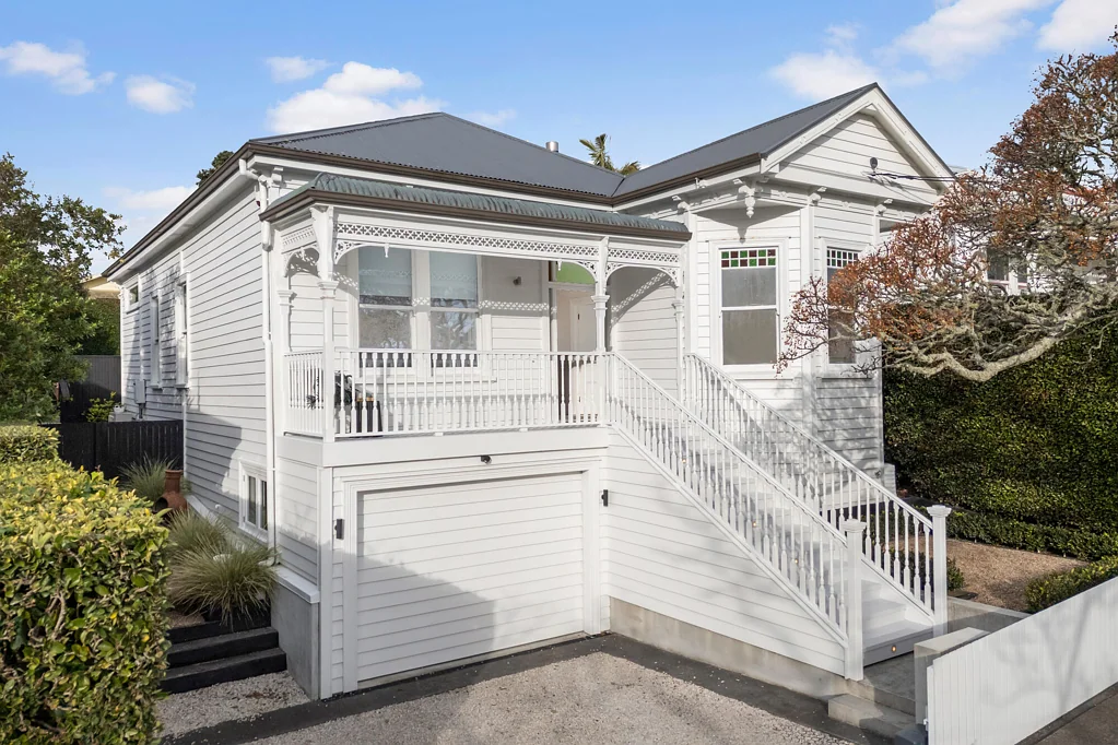 Ponsonby 4Moenga Amore on Ardmore