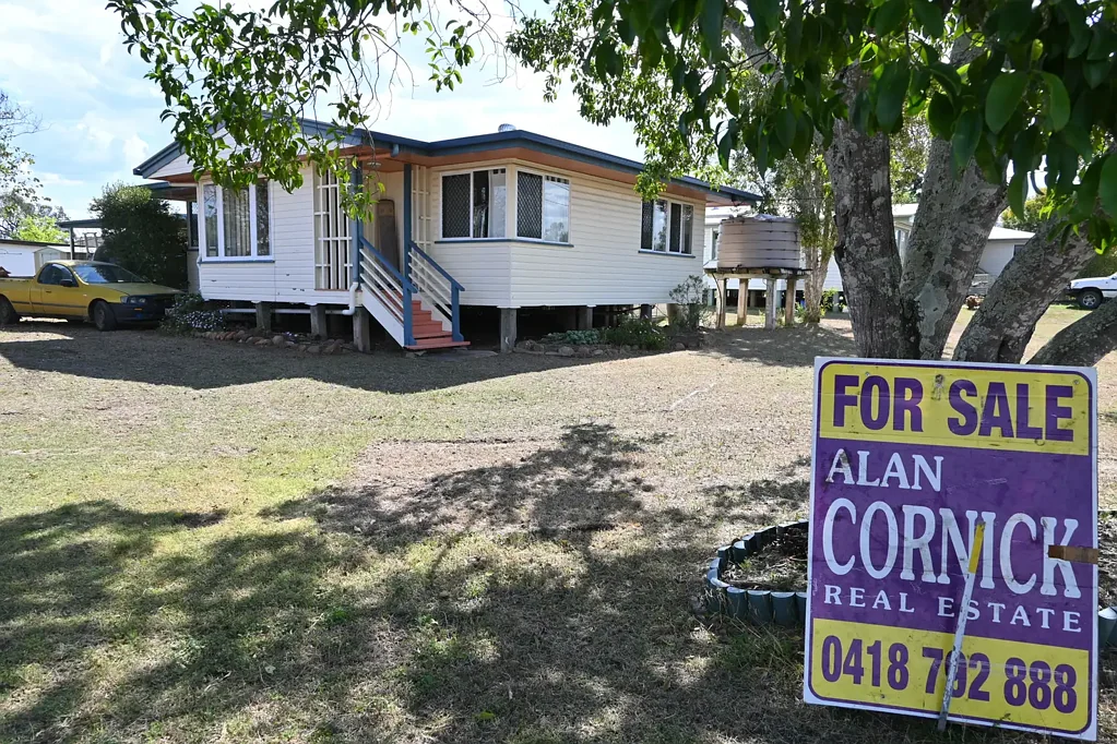 Monto 3房  House with Semi Detached Granny Flat – Dual Income Potential in Monto QLD