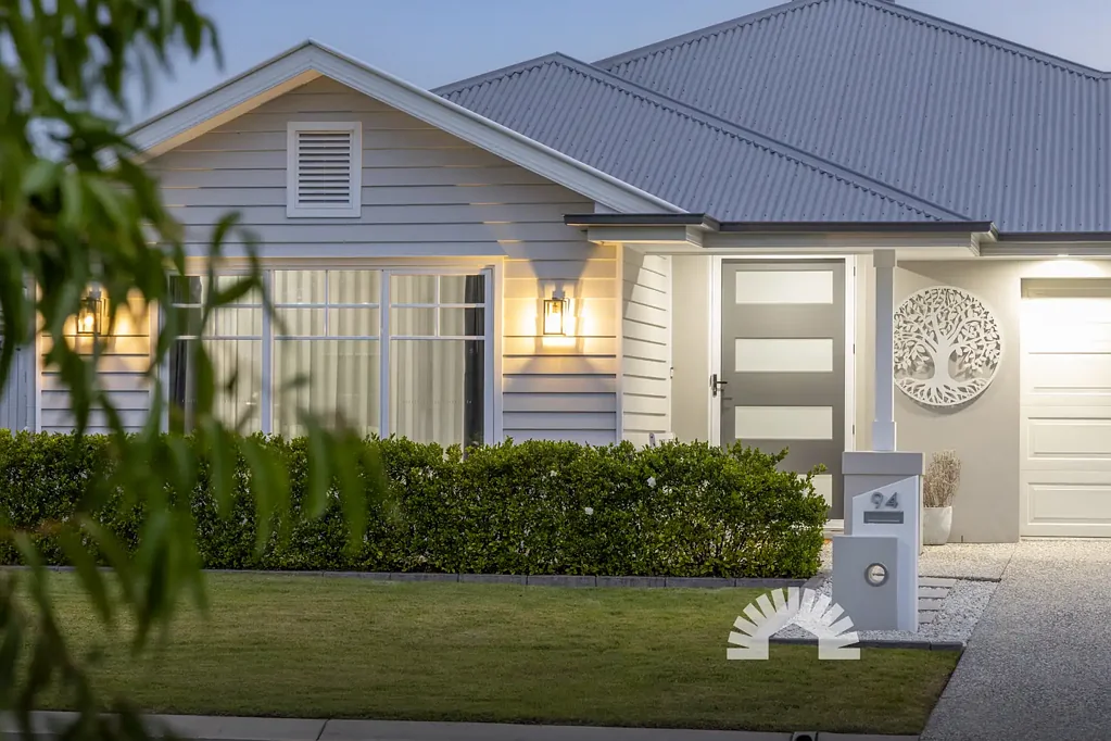 Caboolture South 4房 现代舒适与高端家庭生活相结合 Contemporary Comfort Meets Premium Family Living