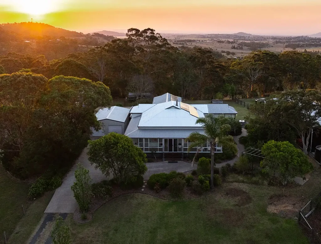 Mount Rascal 6Kwarto Charming 6 Bedroom Character Home on a Peaceful 1 Acre Retreat