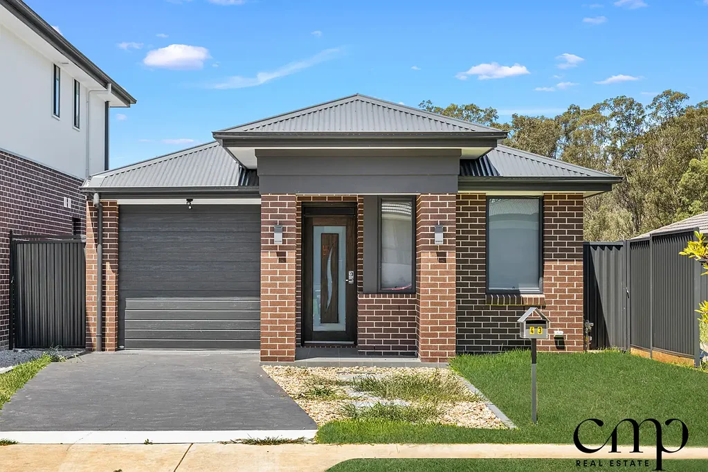 Modern Family Living in the Heart of Austral !