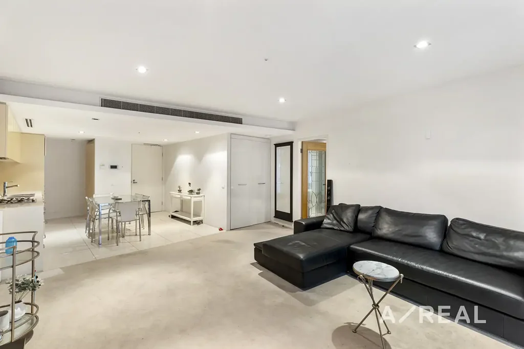 Modern Elegance on Melbourne’s Premier Boulevard