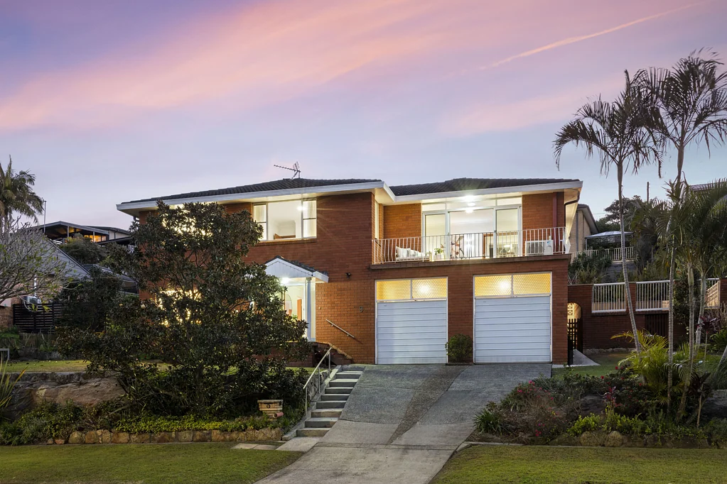 Allambie Heights 5 Bedroom Multigenerational flexibility and sweeping ocean vistas