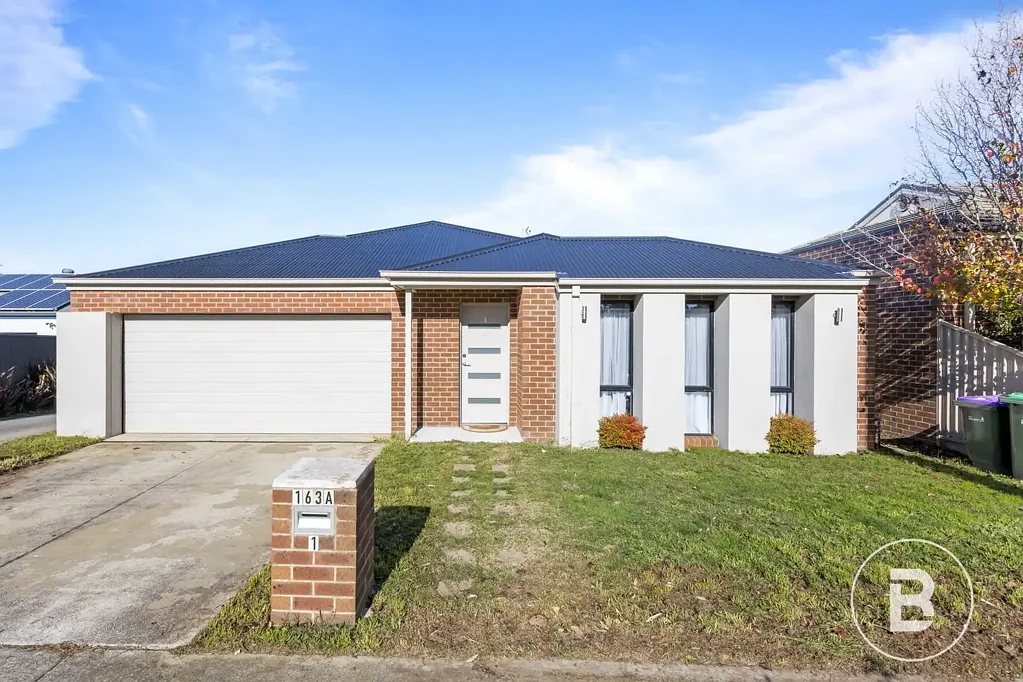 MODERN THREE BEDROOM UNIT IN PERFECT ALFREDTON LOCATION