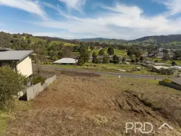 14 EBERLIN PL, Tumut