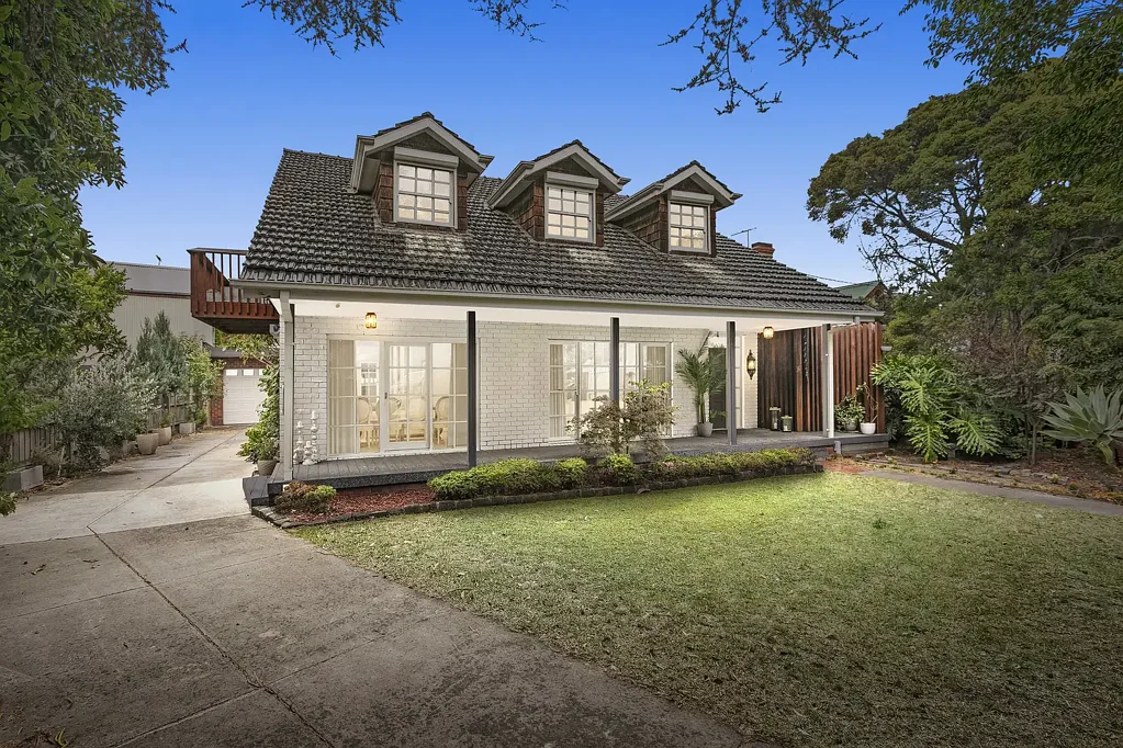 Williamstown 5Moenga Multi zoned entertainer